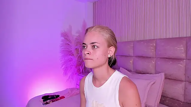 HannaRhodes online show from May 2026 03:28:01 PM