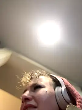 Snapshot of sluttysmiley chatting on December 2025 08:41:02 AM sluttysmiley online show from December 2025 08:41:02 AM