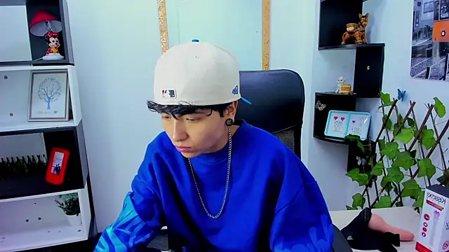 Im Mathias online show from October 2025 03:01:02 PM