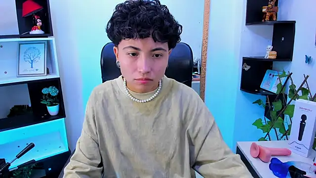 Im Mathias online show from November 2025 01:48:02 AM