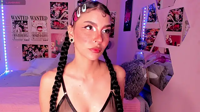 Luna-Chann online show from January 2025 08:04:01 PM