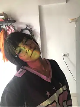 Luna-Chann online show from April 2026 08:57:02 PM