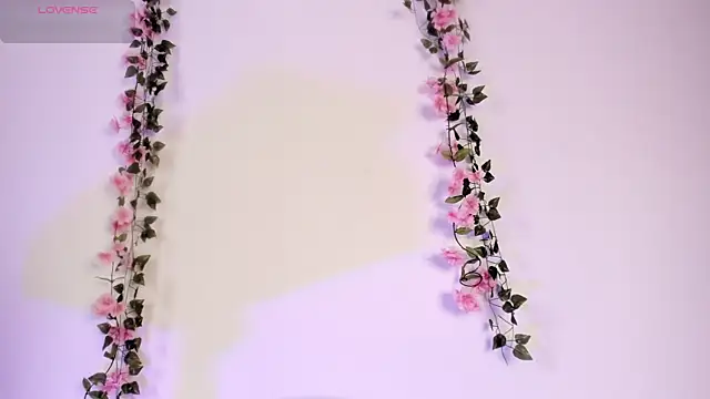 Luna-Chann online show from June 2026 08:52:02 PM