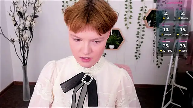 DreamyLuna online show from January 2025 11:33:01 PM