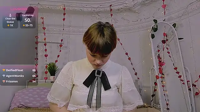 DreamyLuna online show from January 2025 03:20:01 AM