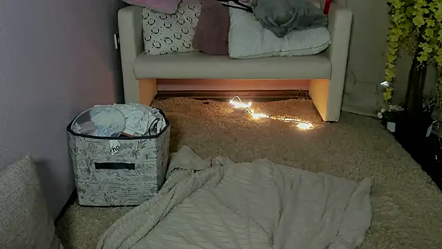 DreamyLuna online show from March 2025 08:31:01 PM