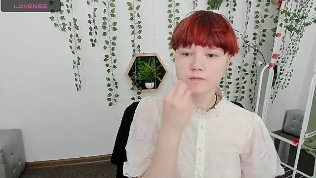 DreamyLuna online show from March 2025 08:43:01 PM