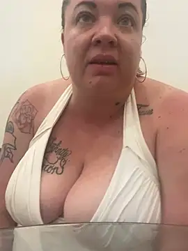 theyluvvus76 online show from January 2025 05:41:02 AM