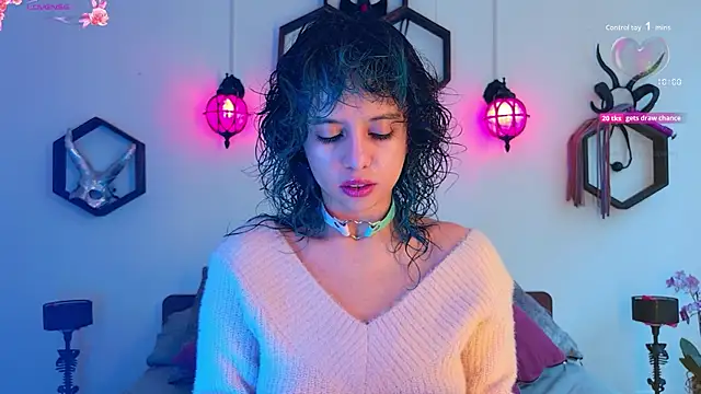 Snapshot of Sweet_Chaos chatting on November 2025 06:13:01 PM Sweet Chaos online show from November 2025 06:13:01 PM