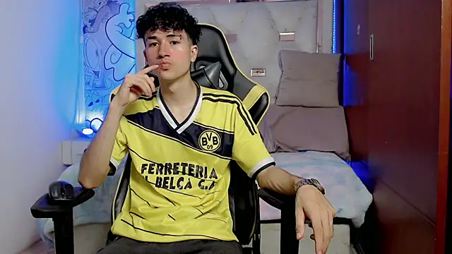 johnny cagee online show from October 2025 04:46:01 AM