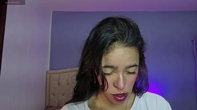 stephania t online show from May 2026 04:01:01 PM