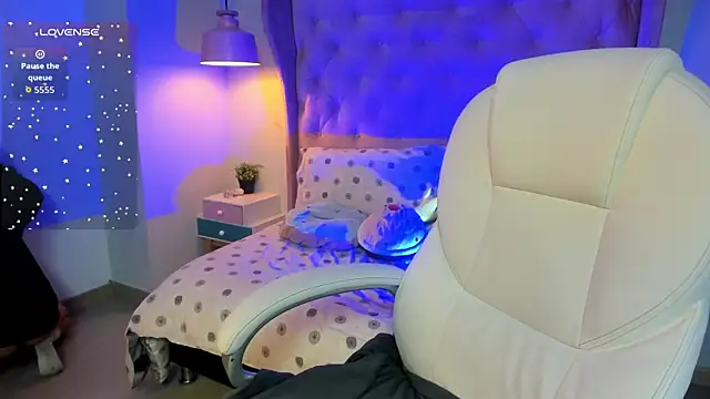  Sophie  miller online show from February 2026 08:02:01 PM