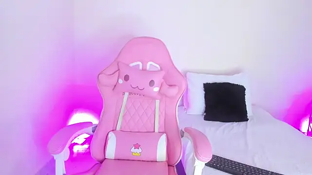 Pammela Smith online show from January 2025 10:51:02 PM