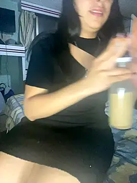 Snapshot of Effyvice13 chatting on September 2025 03:32:02 AM Effyvice13 online show from September 2025 03:32:02 AM