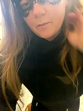 Snapshot of XtentationMG chatting on October 2025 09:33:01 AM XtentationMG online show from October 2025 09:33:01 AM