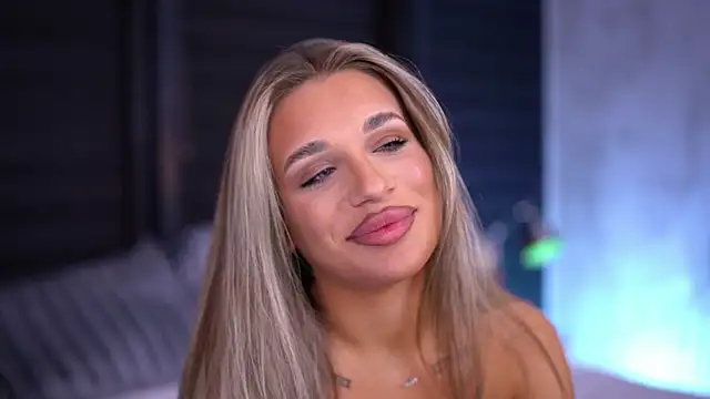 Snapshot of Candy_Ivy chatting on January 2025 12:06:02 AM Candy Ivy online show from January 2025 12:06:02 AM