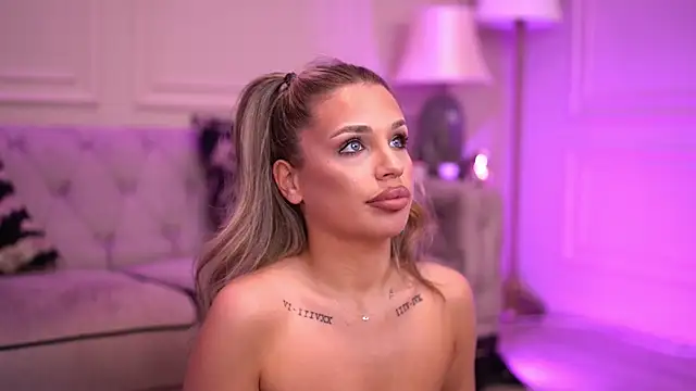 Snapshot of Candy_Ivy chatting on February 2025 04:15:02 AM Candy Ivy online show from February 2025 04:15:02 AM