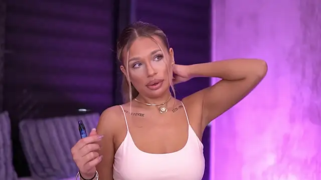 Snapshot of Candy_Ivy chatting on March 2025 07:27:02 PM Candy Ivy online show from March 2025 07:27:02 PM