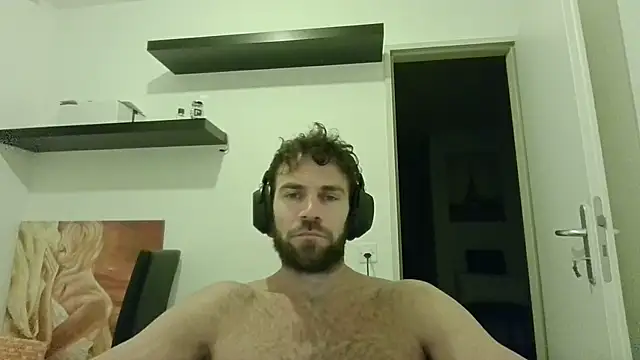 alpha-hunk online show from October 2025 07:46:02 PM