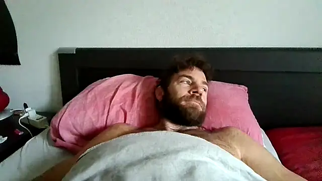 alpha-hunk online show from November 2025 09:33:01 AM