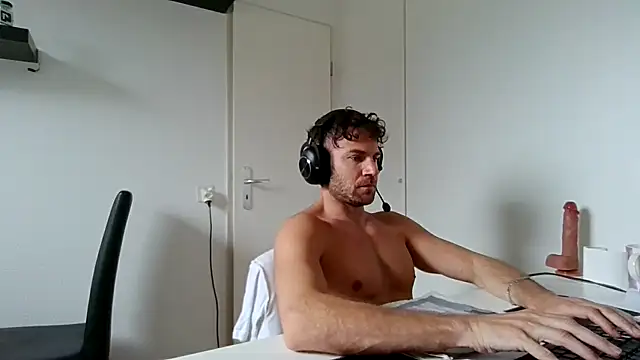 alpha-hunk online show from April 2026 12:10:01 PM