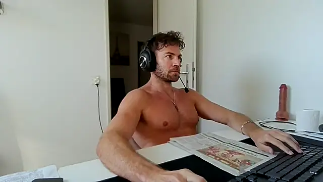 alpha-hunk online show from April 2026 08:15:02 AM