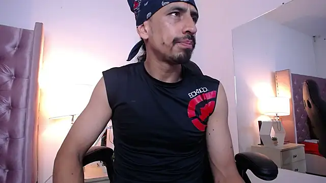 Snapshot of Sr_Magnus_ chatting on October 2025 06:36:02 AM Sr Magnus online show from October 2025 06:36:02 AM