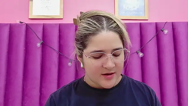 Snapshot of collegepawglovedaddy chatting on November 2025 07:39:02 PM collegepawglovedaddy online show from November 2025 07:39:02 PM