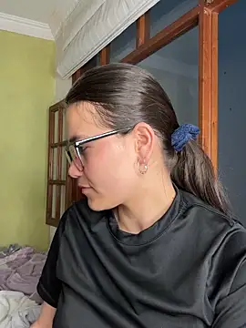 aurora divine online show from October 2025 10:50:02 PM