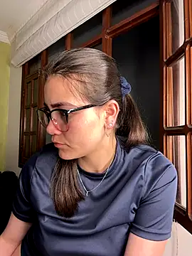 aurora divine online show from October 2025 11:58:01 PM