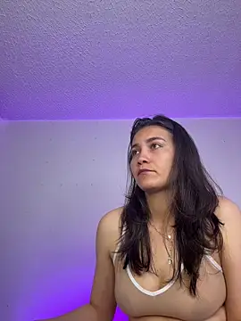 aurora divine online show from April 2026 07:05:02 PM