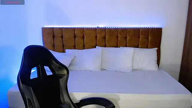 alexiaaross online show from October 2025 04:19:02 AM