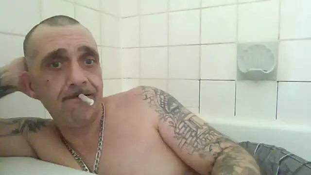 Snapshot of CandiedPompano chatting on October 2025 10:39:01 PM CandiedPompano online show from October 2025 10:39:01 PM