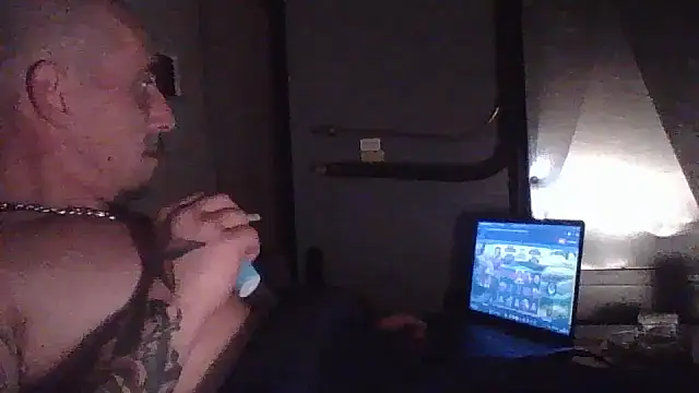 Snapshot of CandiedPompano chatting on October 2025 05:13:02 PM CandiedPompano online show from October 2025 05:13:02 PM