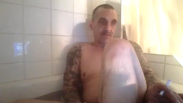 Snapshot of CandiedPompano chatting on December 2025 11:43:02 PM CandiedPompano online show from December 2025 11:43:02 PM