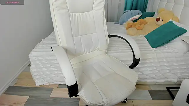 CooperAllana online show from November 2025 07:51:01 AM