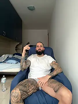 Snapshot of Gioeltoro89 chatting on April 2026 02:44:01 PM Gioeltoro89 online show from April 2026 02:44:01 PM