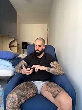 Snapshot of Gioeltoro89 chatting on April 2026 03:14:01 PM Gioeltoro89 online show from April 2026 03:14:01 PM