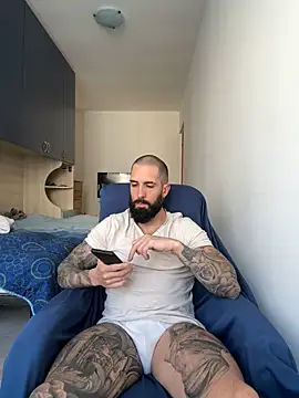 Snapshot of Gioeltoro89 chatting on April 2026 03:10:02 PM Gioeltoro89 online show from April 2026 03:10:02 PM