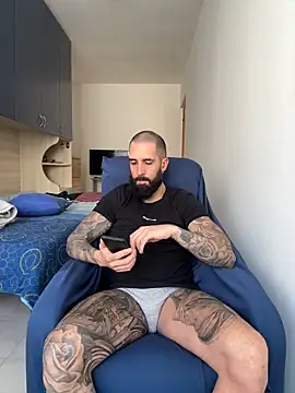 Snapshot of Gioeltoro89 chatting on April 2026 02:43:02 PM Gioeltoro89 online show from April 2026 02:43:02 PM