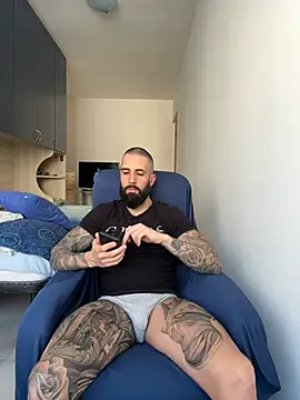 Snapshot of Gioeltoro89 chatting on May 2026 03:06:01 PM Gioeltoro89 online show from May 2026 03:06:01 PM