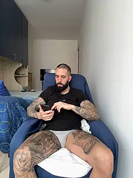 Snapshot of Gioeltoro89 chatting on May 2026 02:33:02 PM Gioeltoro89 online show from May 2026 02:33:02 PM