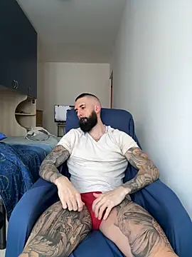 Snapshot of Gioeltoro89 chatting on May 2026 03:33:02 PM Gioeltoro89 online show from May 2026 03:33:02 PM