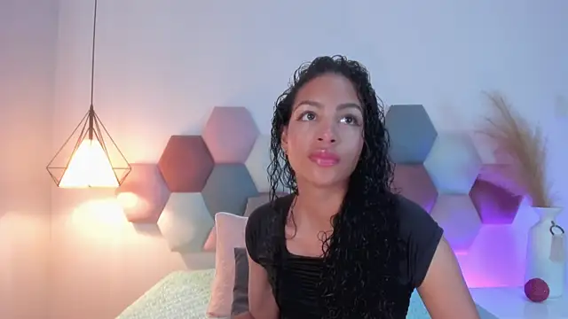 Snapshot of AntonellaHall_ chatting on February 2025 12:16:02 PM AntonellaHall online show from February 2025 12:16:02 PM