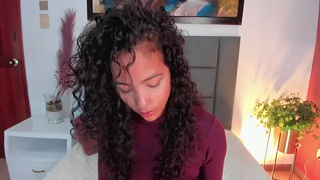 Snapshot of AntonellaHall_ chatting on March 2025 04:09:01 PM AntonellaHall online show from March 2025 04:09:01 PM