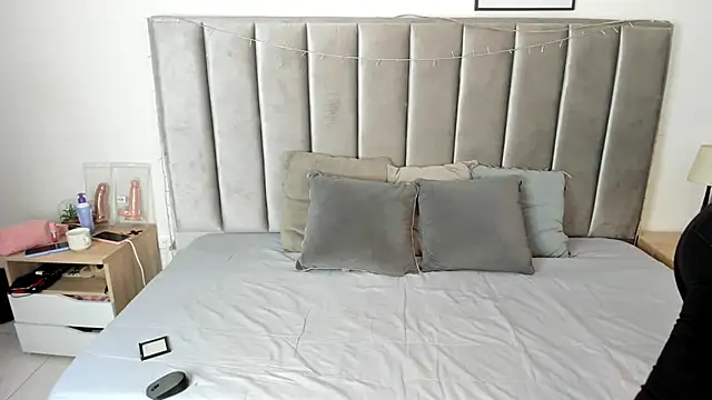 Snapshot of Emmy-Turnner chatting on March 2025 08:10:02 PM Emmy-Turnner online show from March 2025 08:10:02 PM