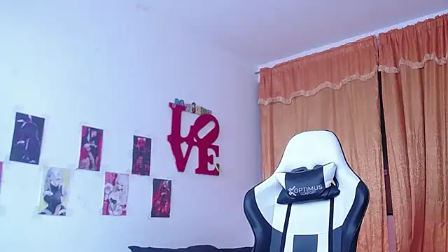 Snapshot of gigiqueen_18 chatting on October 2025 06:04:01 PM gigiqueen 18 online show from October 2025 06:04:01 PM