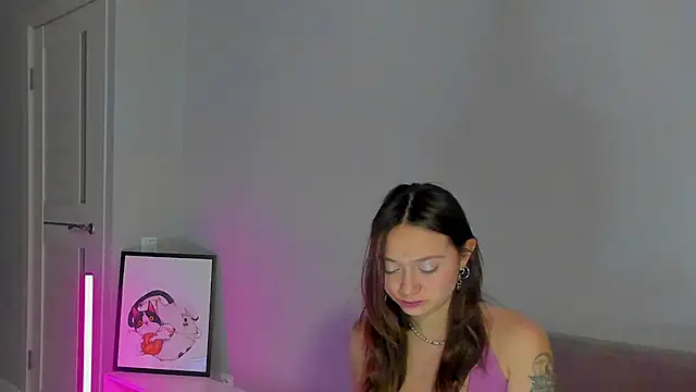 Snapshot of EllaSky_xoxo chatting on December 2024 04:14:02 AM EllaSky xoxo online show from December 2024 04:14:02 AM