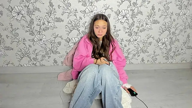 Snapshot of EllaSky_xoxo chatting on October 2025 10:32:02 PM EllaSky xoxo online show from October 2025 10:32:02 PM