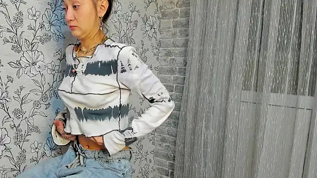 Snapshot of EllaSky_xoxo chatting on November 2025 11:15:01 PM EllaSky xoxo online show from November 2025 11:15:01 PM